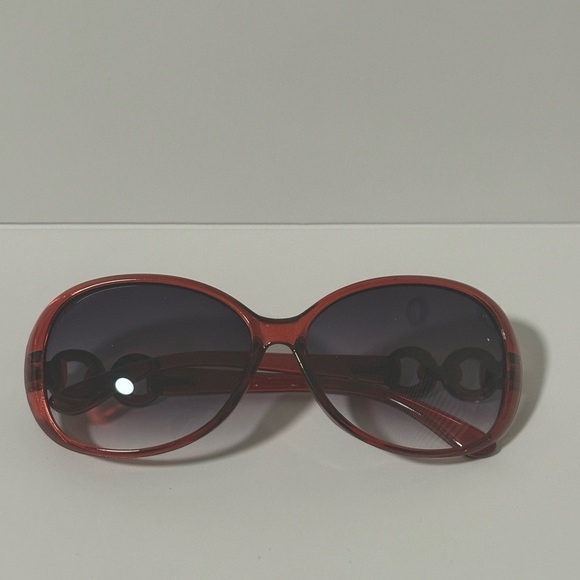 Accessories - Classic Red Oversized Sunglasses with Gradient Lenses